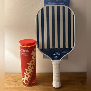 Nettie pickleball paddle + 3 pickle balls
